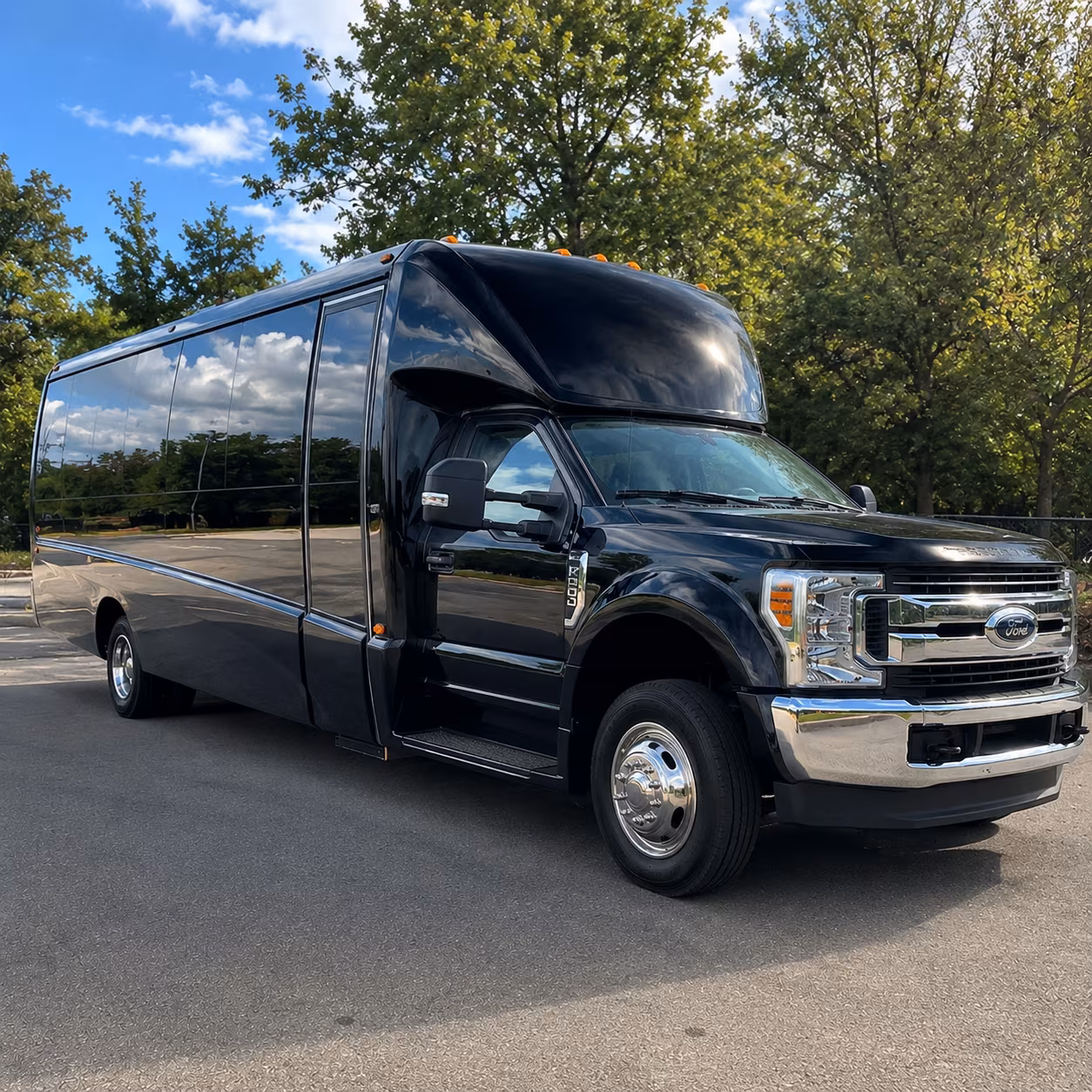 charter buses for large tuscaloosa prom groups and school shuttles