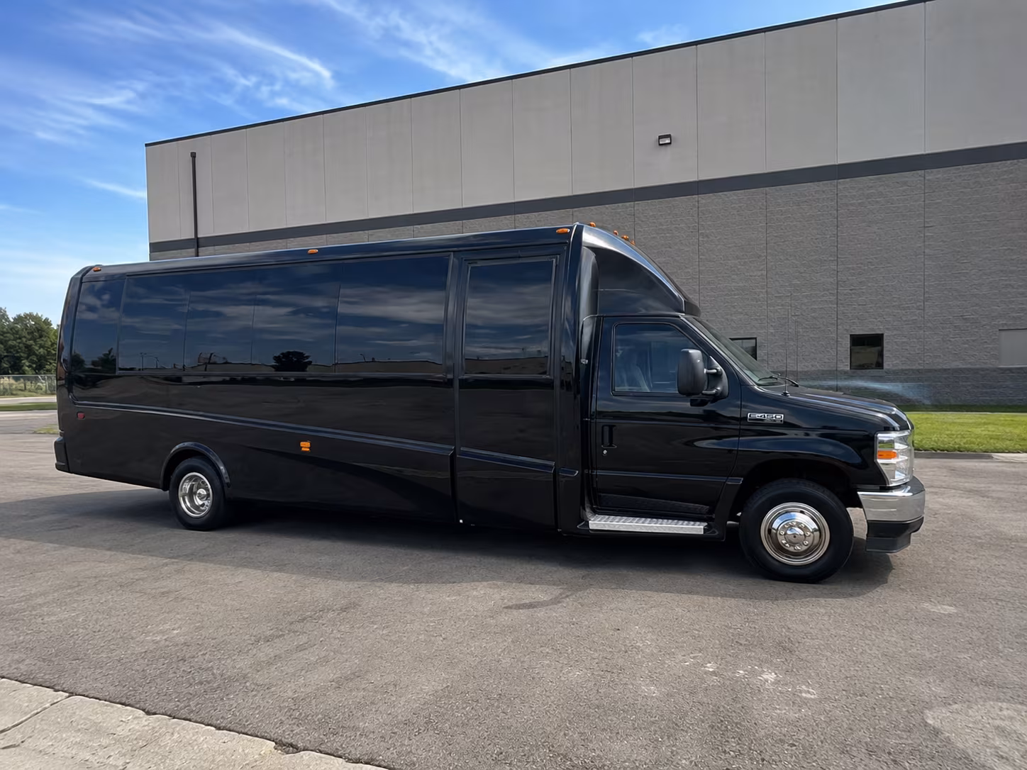 charter buses to mercedes benz amphitheater shows and concerts