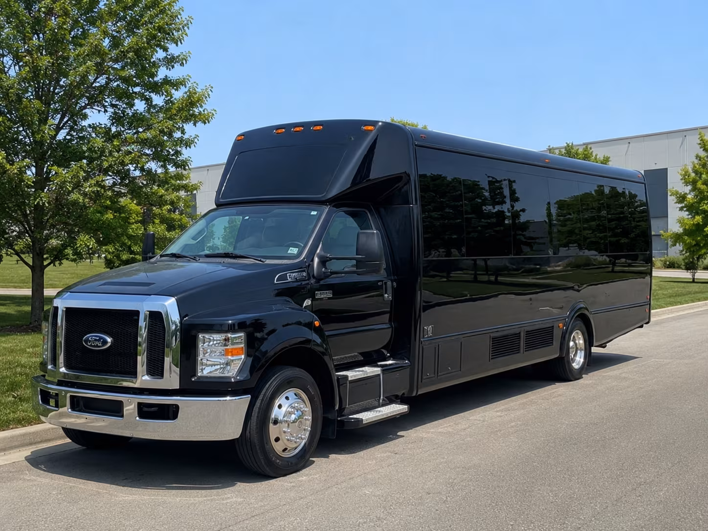 party buses and fan buses to alabama crimson tide tailgates on the quad