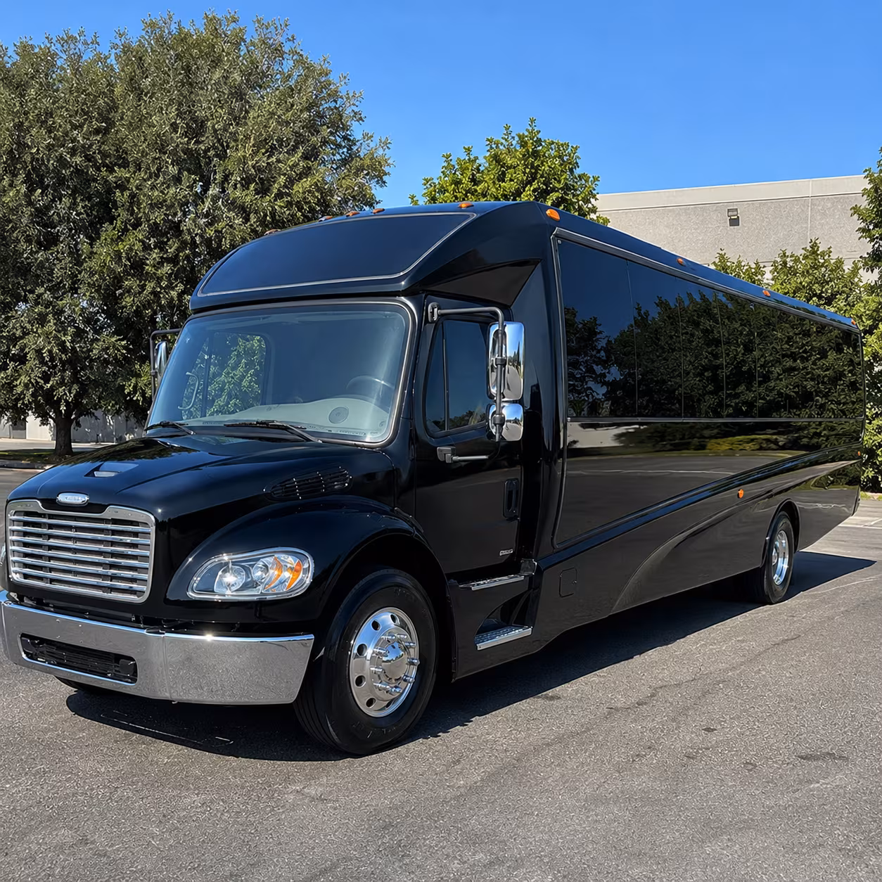 tuscaloosa 20 passenger minibus