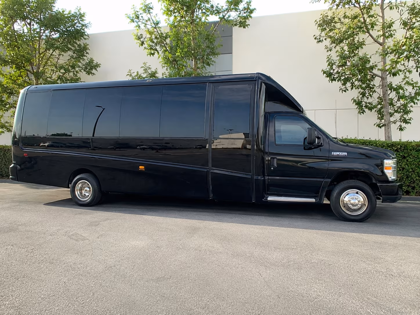 university of alabama game day concert and tailgate bus rentals